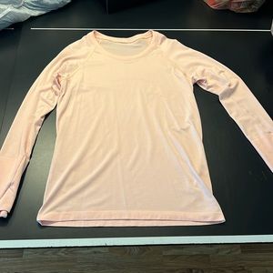 Women’s lulu lemon swiftly long sleeve
